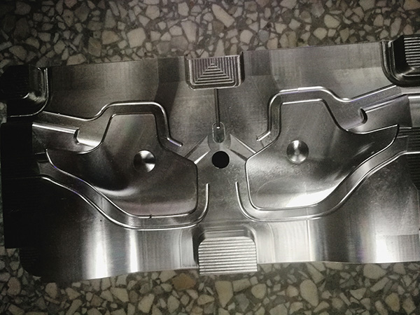 汽车模具零部7
